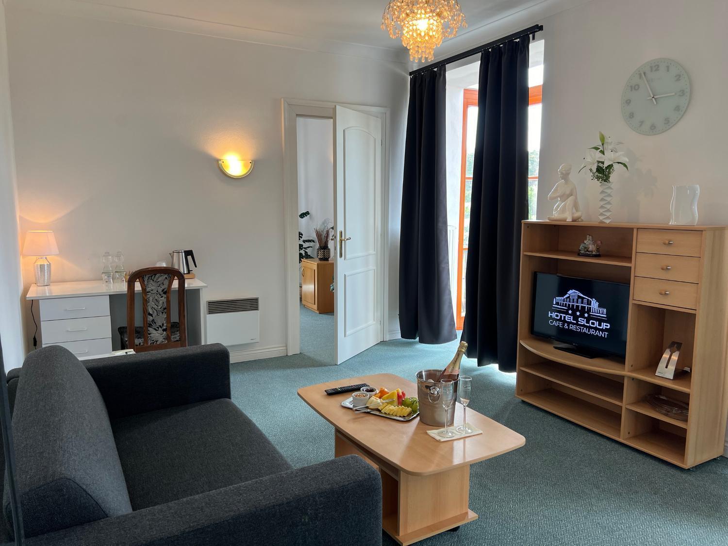 Hotel Sloup Sobeslav ภายนอก รูปภาพ