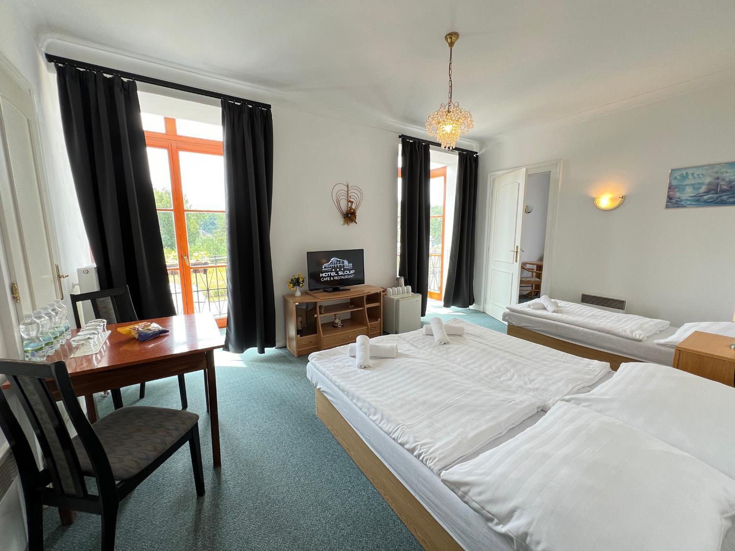 Hotel Sloup Sobeslav ภายนอก รูปภาพ
